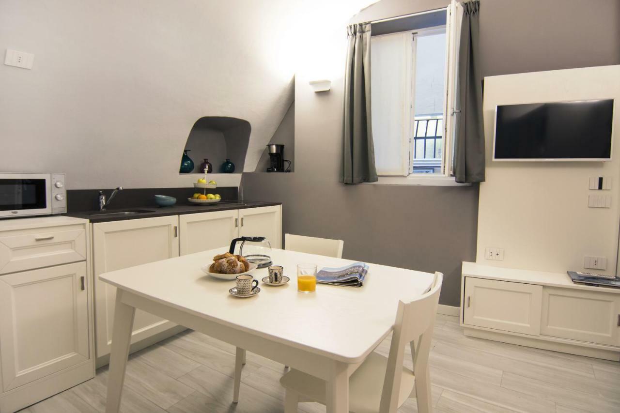 La Quadra Suites - Central Apartments In Iseo With Daily Housekeeping Kültér fotó