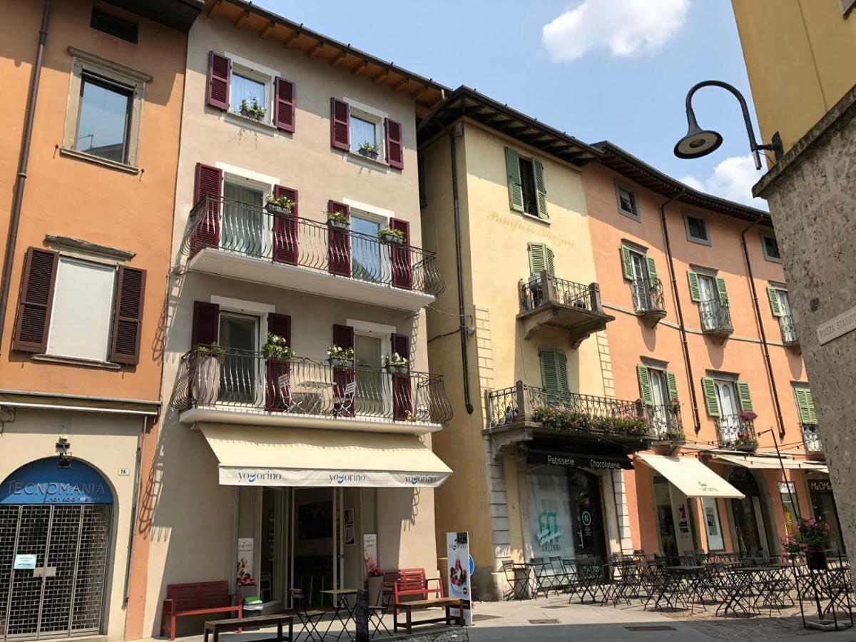 La Quadra Suites - Central Apartments In Iseo With Daily Housekeeping Kültér fotó