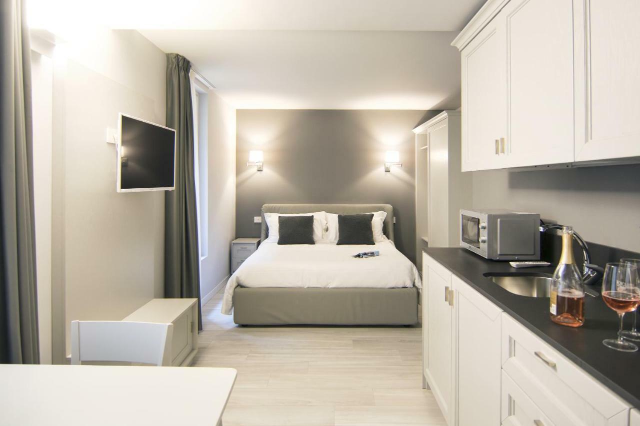 La Quadra Suites - Central Apartments In Iseo With Daily Housekeeping Kültér fotó